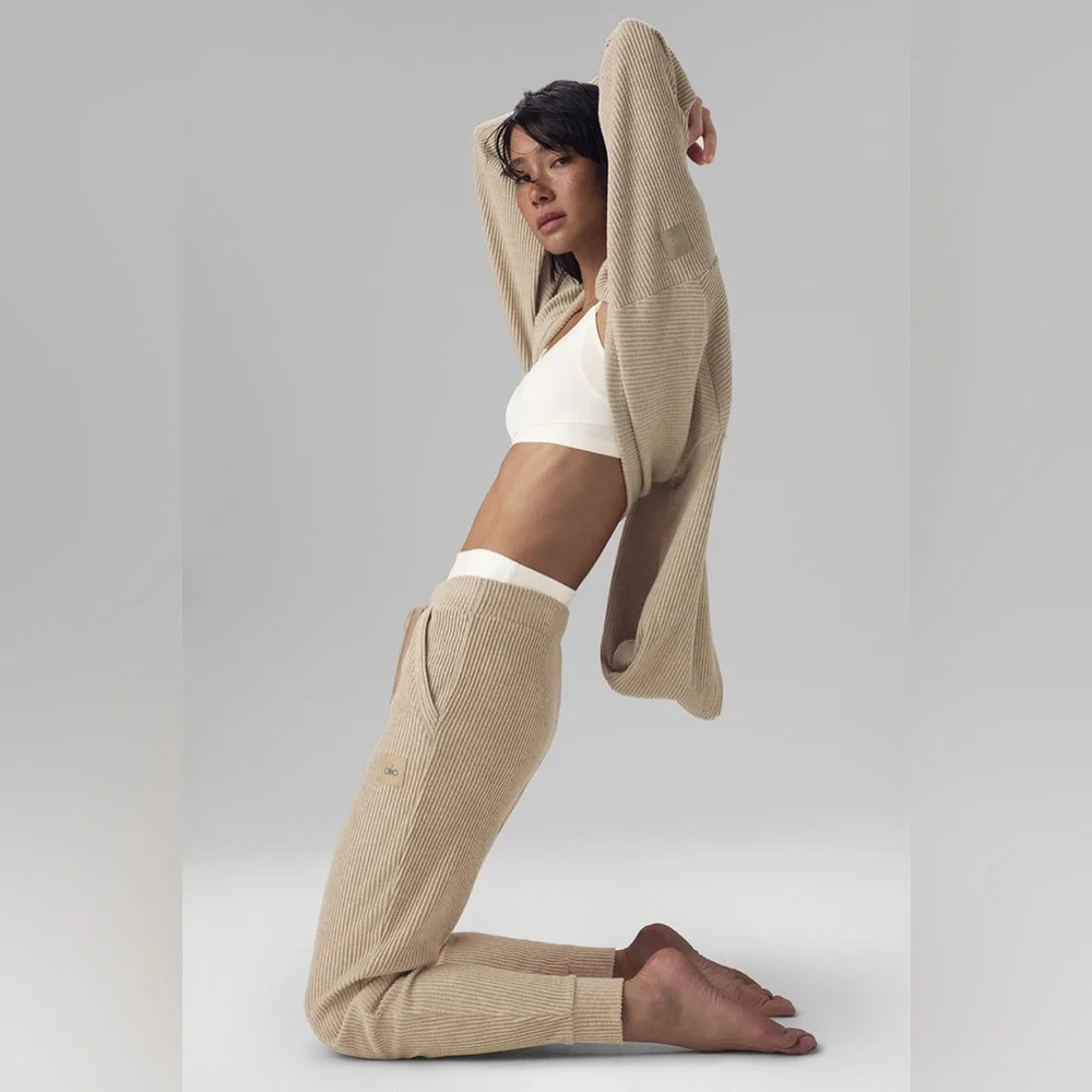 Alo Yoga Muse Sweatpant in Gravel Heather Size XXS Athleisure Ribbed Jogger - Picture 4 of 8